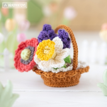 Flower Basket ('Mini Kingdom') amigurumi pattern by AradiyaToys