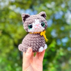 Sitting Pretty Kitties amigurumi pattern by Lex in Stitches