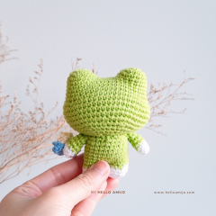 Floral Frog Crochet Pattern amigurumi by Hello Amijo