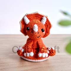 Reversible Baby Triceratops amigurumi by Chibiscraft