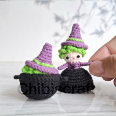 Reversible Mini Witch and Cauldron amigurumi by Chibiscraft