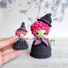Reversible Mini Witch and Cauldron amigurumi pattern by Chibiscraft