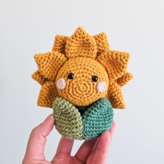 Emi the Sunflower amigurumi pattern by EMI Creations by Chloe