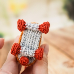 Quad Roller Skates amigurumi by Mariia Zhyrakova