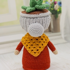 Succulent Granny amigurumi pattern by Mariia Zhyrakova