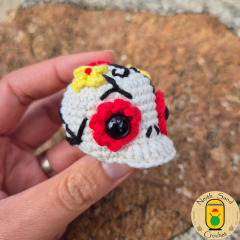 Hakko the Halloween Skull amigurumi by Neith Sand Crochet