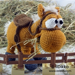 Herbert the Horse amigurumi by IlDikko