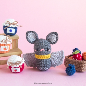 Bella the Bat amigurumi pattern by Lemon Yarn Creations