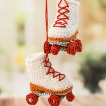 Quad Roller Skates amigurumi pattern by Mariia Zhyrakova