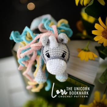 Unicorn Lori - crochet bookmark amigurumi pattern by Plączenitka