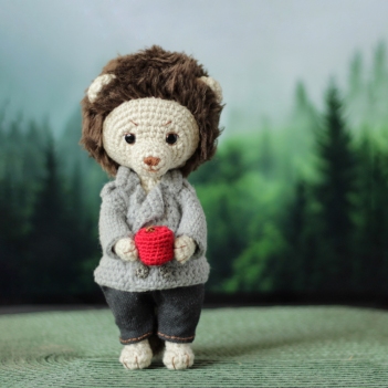 Lion Edward (Twilight) amigurumi pattern by Crochery