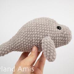Marty the Manatee amigurumi pattern by unknown