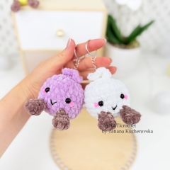 Keychain Dumpling amigurumi pattern by TANATIcrochet