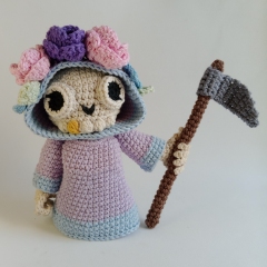 Purple Halloween amigurumi pattern by Mongoreto