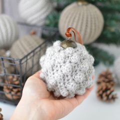 Christmas Baubles amigurumi pattern by Elisas Crochet