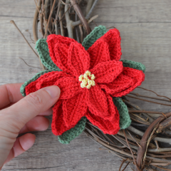 Crochet Poisettia amigurumi pattern by Elisas Crochet