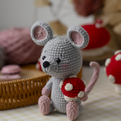 Rui, the mouse amigurumi by GatoFio