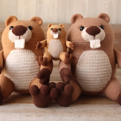 Beaver amigurumi pattern by Jen Hayes Creations