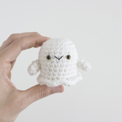 Ghost amigurumi by A Menagerie of Stitches