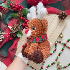 Sitting Christmas Reindeer amigurumi by CuteVilleToys
