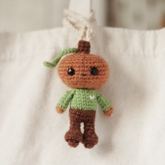 Pumpkin Guy amigurumi by Crochery
