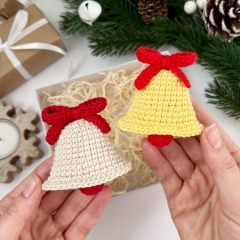 Christmas bell ornament amigurumi by AmiGuide