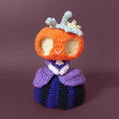 Pum Queen the Halloween Pumpkin amigurumi pattern by Landy Crafts