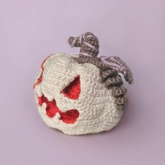 Spooky Squash the Halloween Pumpkin amigurumi pattern by Landy Crafts