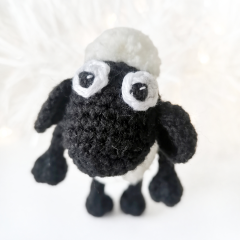 Crochet Sheep Keychain amigurumi pattern by EmmaS Dolls