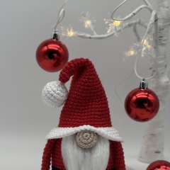 Santa Christmas Gnome Amigurumi amigurumi pattern by CrochetGnomeMania