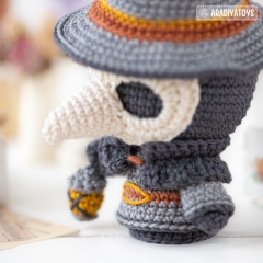Plague Doctor ('AradiyaToys Minis') amigurumi pattern by AradiyaToys