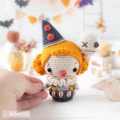Sad Clown ('AradiyaToys Minis') amigurumi by AradiyaToys