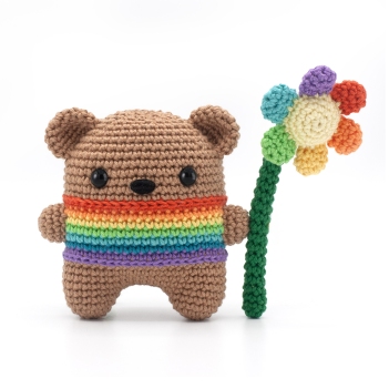 Ozzy the Bear amigurumi pattern by DIY Fluffies