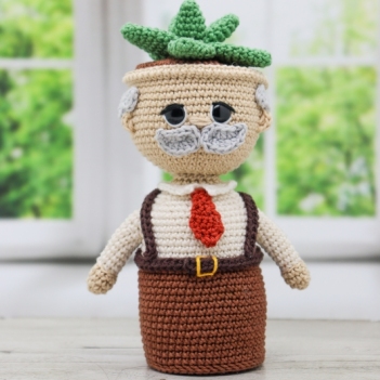 Succulent Grandpa amigurumi pattern by Mariia Zhyrakova