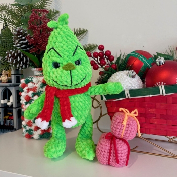 Grinch - No Sew amigurumi pattern by CuteVilleToys