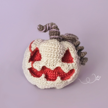 Spooky Squash the Halloween Pumpkin amigurumi pattern by Landy Crafts