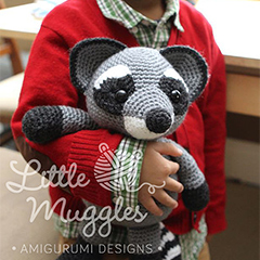 Bandit the raccoon amigurumi pattern by Little Muggles