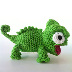 Charming Chameleon amigurumi by Ami Amour