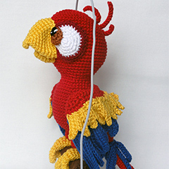 Chili the parrot amigurumi by IlDikko