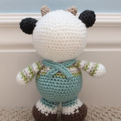 Clarence Cow amigurumi pattern by Little Muggles