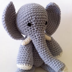 E is for Elephant amigurumi by Ami Amour