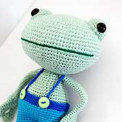 Phillip the Frog amigurumi by Crochet Olé  