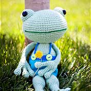 Phillip the Frog amigurumi pattern by Crochet Olé  