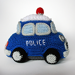 Police car amigurumi pattern by Christel Krukkert