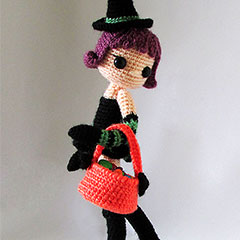 Violet and Ivy amigurumi by Tales of Twisted Fibers