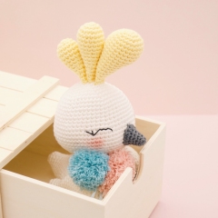 Charlotte the Cockatoo amigurumi pattern by LittleAquaGirl