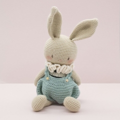 Honey the Bunny amigurumi pattern by LittleAquaGirl