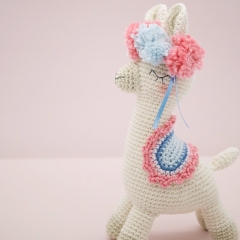 Lara the Llama amigurumi pattern by LittleAquaGirl