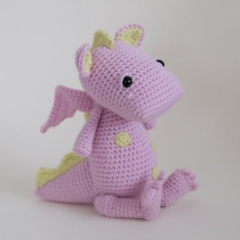 Bobby the baby dragon amigurumi pattern by Kornflakestew
