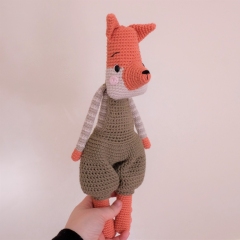 Fletcher the fox amigurumi by Kornflakestew
